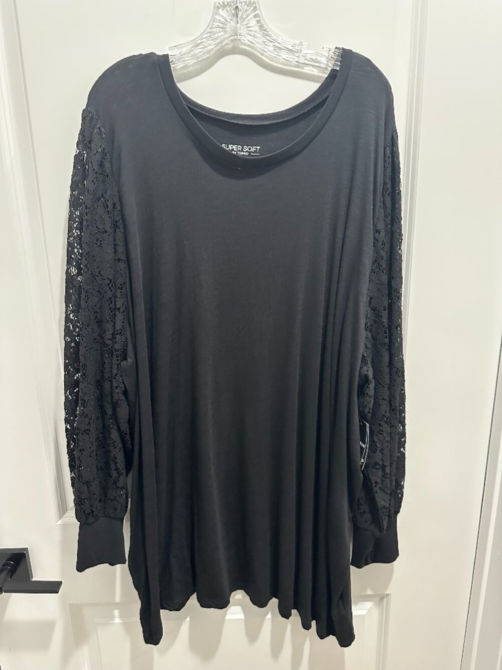 TORRID Black Long Lace Sleeve Shirt size 6
